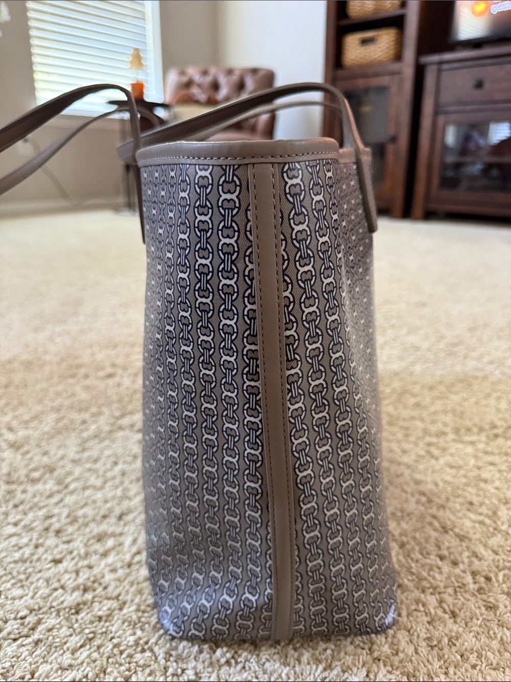 Tory Burch Gemini Link Tote - Picture 4 of 6